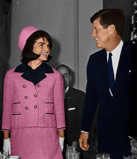 traje chanel jackie kennedy|jackie kennedy pink chanel suit.